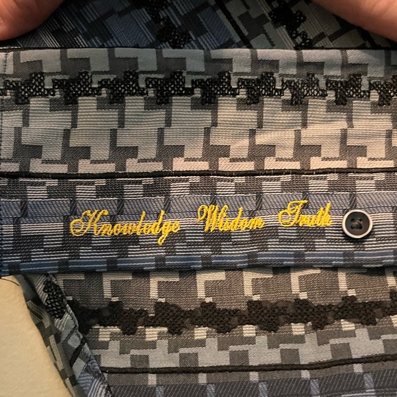 Robert Graham - Men’s Medium - Blue and White - 100% Cotton - Button Up Shirt - Picture 10 of 16